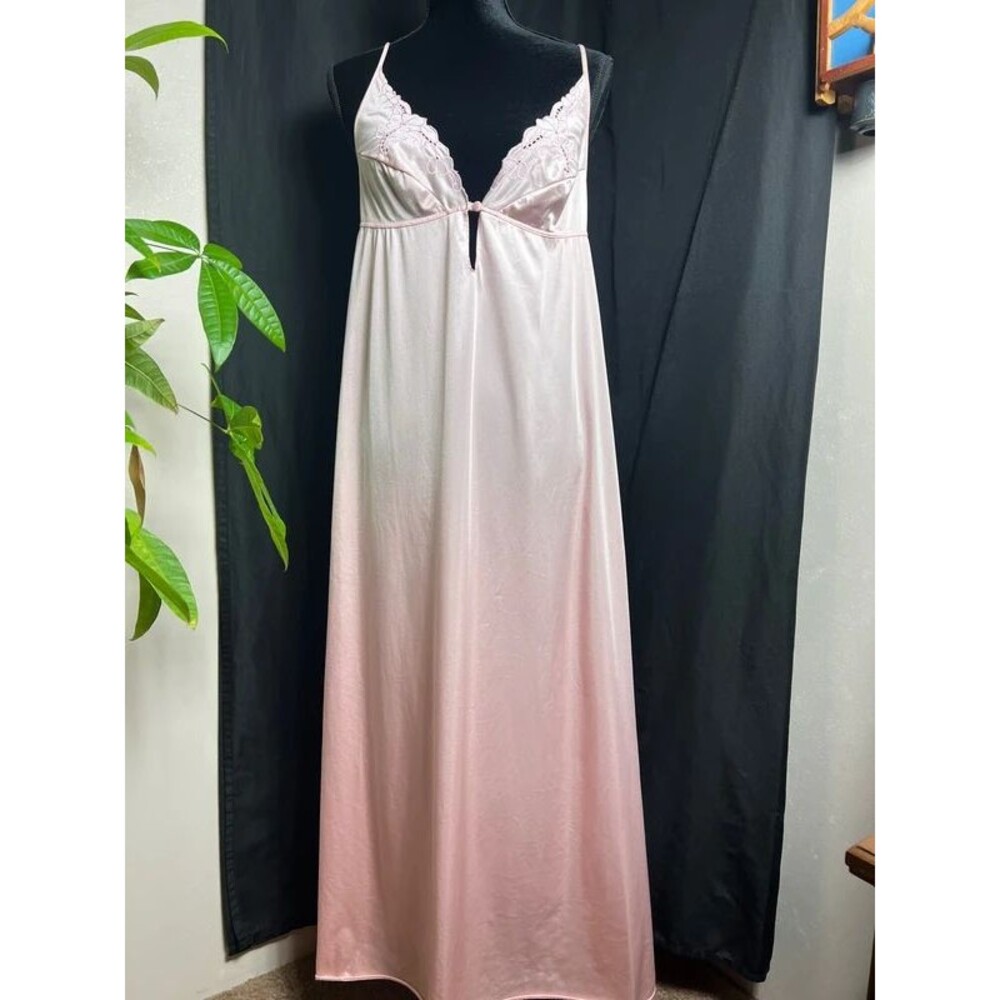 Flair Vintage 1970s Pink Embroidered Maxi Nightgown Medium